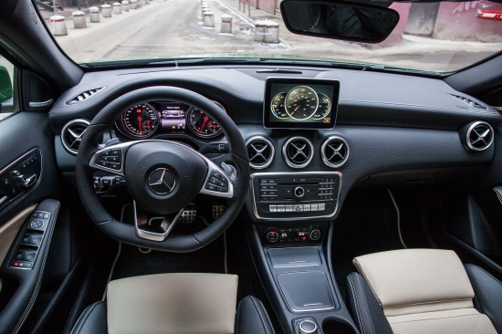 Mercedes-Benz A-Class 220 4MATIC. Андрей Цветков и Надежда Вавржина тестируют новый автомобиль 2016 г.