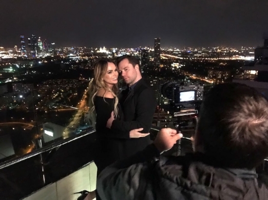 На днях в Москве стартовали съемки дебютного клипа Виталия Гогунского и его жены Ирины на песню «Заново жить» 