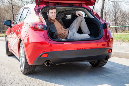 Тест драйв Mazda 3 с Ильей Викторовым: «В аварии меня спасла машина»!
