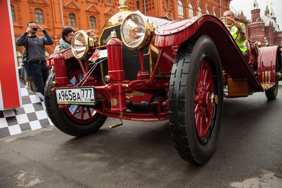 Cамое зрелищное соревнование старинных автомобилей в России 