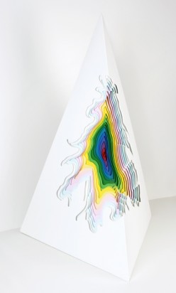 Divinity / 91 x 38 x 38см / глянцевая акриловая каска, дерево / 2009, Jen Stark