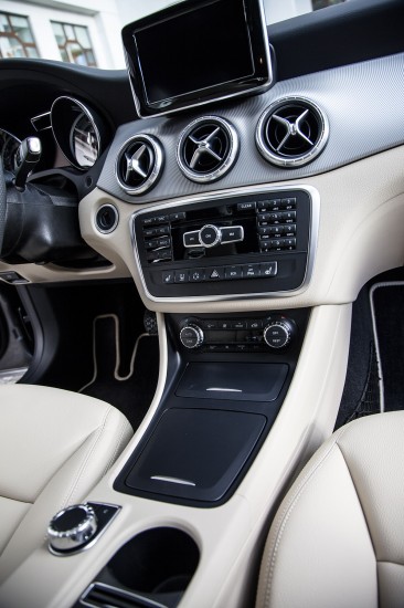 От чего «замирает сердце» Родиона Газманова. Тест-драйв Mercedes-Benz CLA 250 4matic