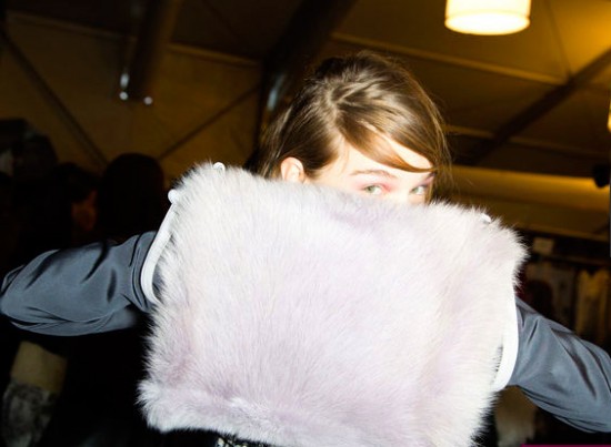 BCBG's Furry Muff. Тенденции на осень/зима 2014/15