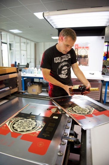 Проект Hennessy Be Very Special Limited Edition by Shepard Fairey