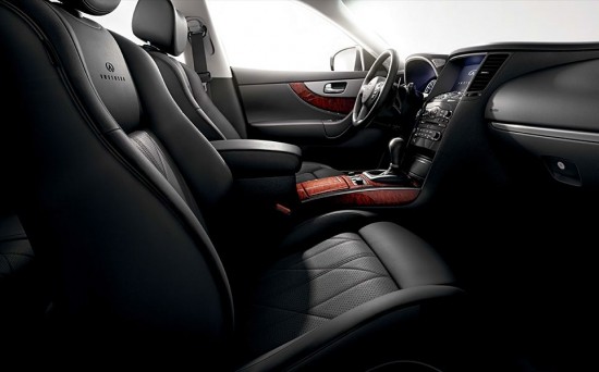 Инопланетный дизайн и мощный движок - Тест-Драйв Infininti QX70 с Родионом Газмановым