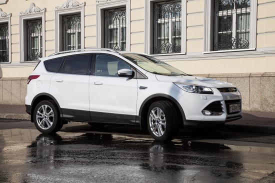 Яна Лапутина протестировала новый Ford Kuga