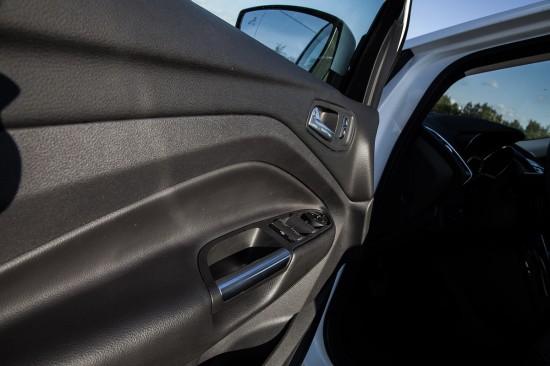 Яна Лапутина протестировала новый Ford Kuga