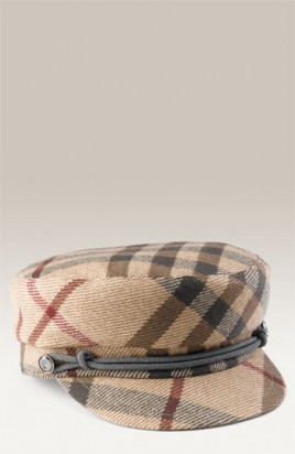 Кепка от Burberry