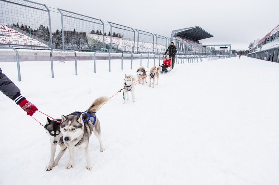Московский Porsche Winter Festival 2015: преимущества зимней езды на высоких скоростях