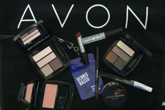 «Бронзовый» образ с показа Mercedes-Benz New York Fashion Week Dennis Basso Осень 2015/Зима 2016 от Avon
