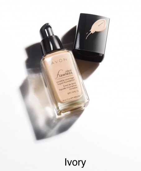 «Бронзовый» образ с показа Mercedes-Benz New York Fashion Week Dennis Basso Осень 2015/Зима 2016 от Avon