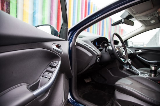Какие люди в Голливуде или Тест-Драйв Ford Focus с Анной Калашниковой