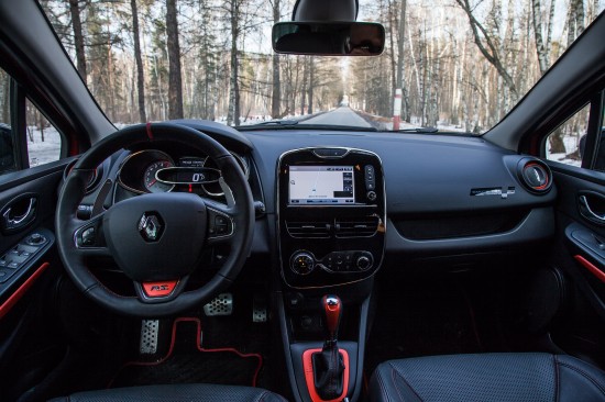 Renault Clio RS – тестируем изящного «француза»
