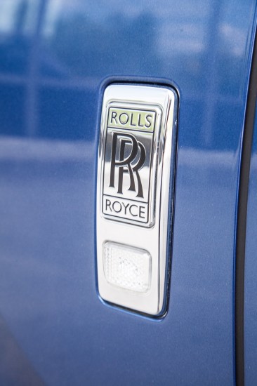 Юлия Началова провела тест-драйв амбициозного Rolls-Royce Ghost II 