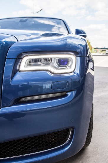 Юлия Началова провела тест-драйв амбициозного Rolls-Royce Ghost II 