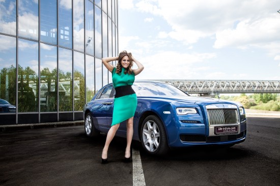 Юлия Началова провела тест-драйв амбициозного Rolls-Royce Ghost II 