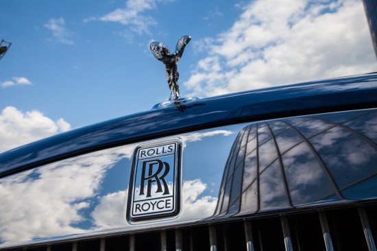 Юлия Началова провела тест-драйв амбициозного Rolls-Royce Ghost II 
