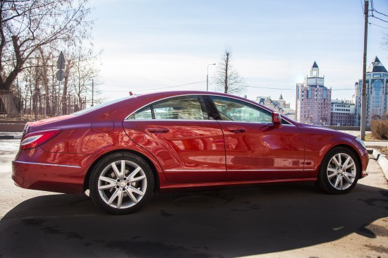 Родион Газманов и Надежда Вавржина тестируют Mercedes-Benz CLS 400 4MATIC