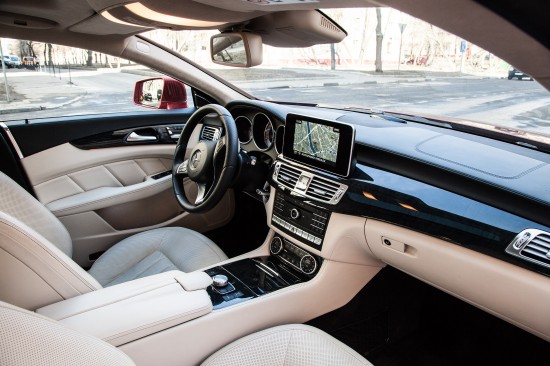 Родион Газманов и Надежда Вавржина тестируют Mercedes-Benz CLS 400 4MATIC