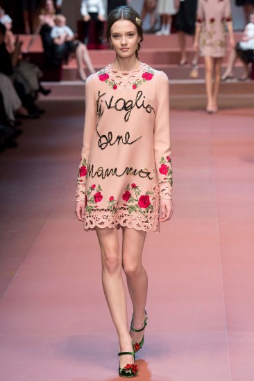 Материнская гордость от Dolce & Gabbana, осень 2015 / зима 2016