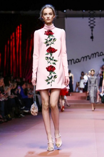 Материнская гордость от Dolce & Gabbana, осень 2015 / зима 2016