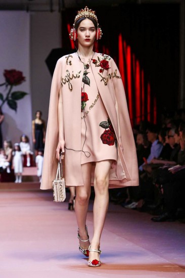 Материнская гордость от Dolce & Gabbana, осень 2015 / зима 2016
