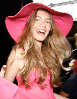 DKNY. Прически и стрижки весна-лето 2012