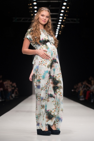 Коллекция MammySize. Mercedes-Benz Fashion Week Russia:                                                            FashionTime Designers, весна-лето 2016