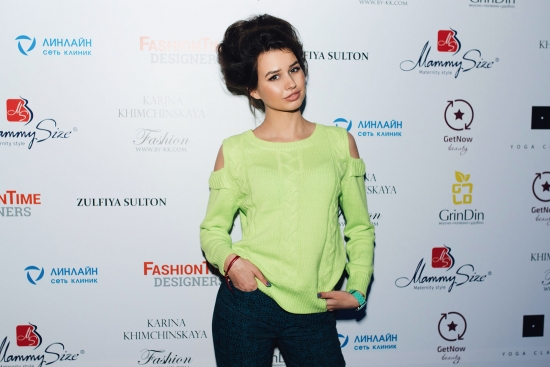 Певица BlackFox. Mercedes-Benz Fashion Week Russia:                                                            FashionTime Designers, весна-лето 2016