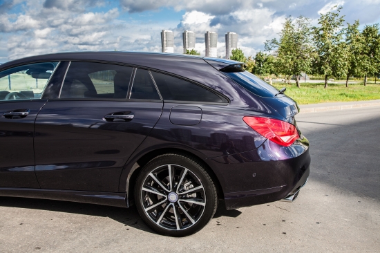 Mercedes CLA 250 Shooting Brake 4Matic оценивают Дарья и Екатерина Носик