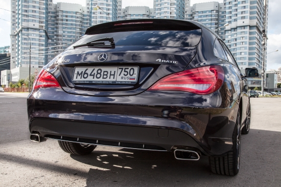 Mercedes CLA 250 Shooting Brake 4Matic оценивают Дарья и Екатерина Носик