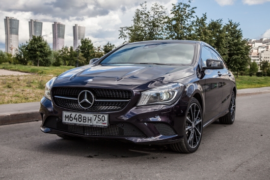 Mercedes CLA 250 Shooting Brake 4Matic оценивают Дарья и Екатерина Носик