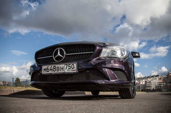 Mercedes CLA 250 Shooting Brake 4Matic оценивают Дарья и Екатерина Носик