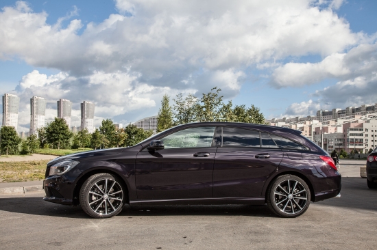 Mercedes CLA 250 Shooting Brake 4Matic оценивают Дарья и Екатерина Носик