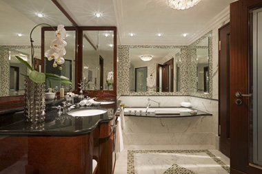 Breidenbacher Hof, a Capella Hotel-Executive Suite Bath