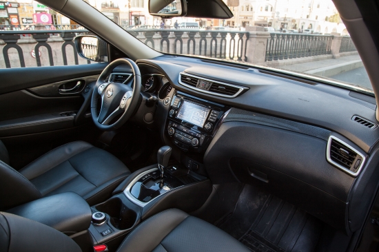 Тест-драйв Life-InStyle.com. Новый Nissan X-Trail и актер и певец Илья Викторов 