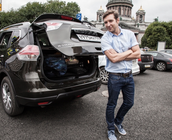 Тест-драйв Life-InStyle.com. Новый Nissan X-Trail и актер и певец Илья Викторов 