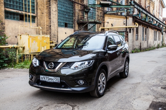Тест-драйв Life-InStyle.com. Новый Nissan X-Trail и актер и певец Илья Викторов 