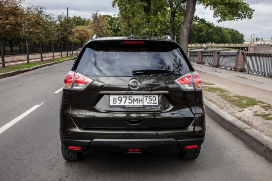 Тест-драйв Life-InStyle.com. Новый Nissan X-Trail и актер и певец Илья Викторов 