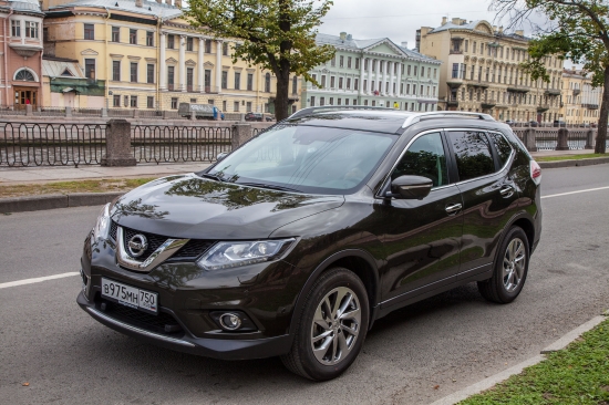 Тест-драйв Life-InStyle.com. Новый Nissan X-Trail и актер и певец Илья Викторов 