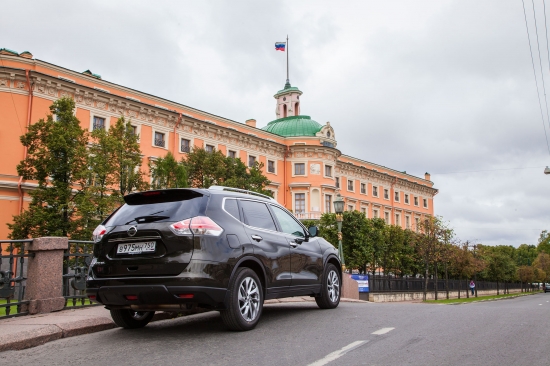 Тест-драйв Life-InStyle.com. Новый Nissan X-Trail и актер и певец Илья Викторов 