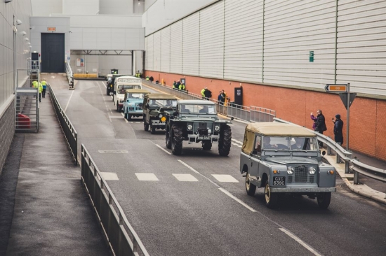 Последний Land Rover Defender текущего поколения сошел с конвейера завода в Солихалле