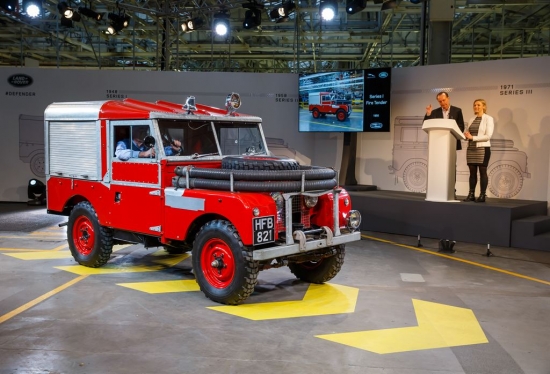 Последний Land Rover Defender текущего поколения сошел с конвейера завода в Солихалле