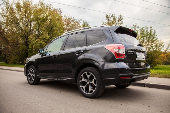 Тест-драйв Subaru Forester XT с  Надеждой Вавржиной и Андреем Цветковым