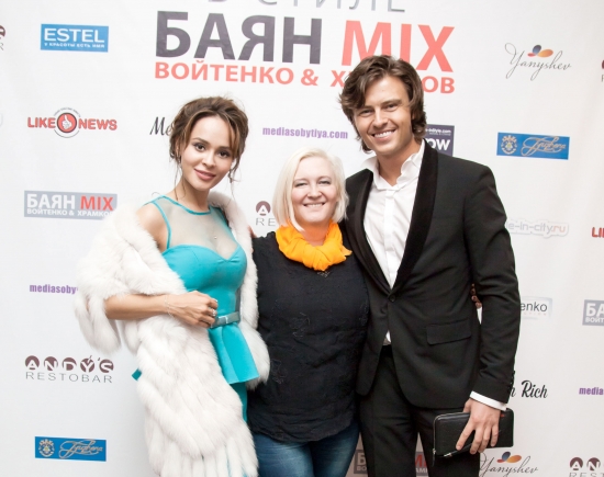 «Баян Микс» отметил десятилетний юбилей веселой вечеринкой