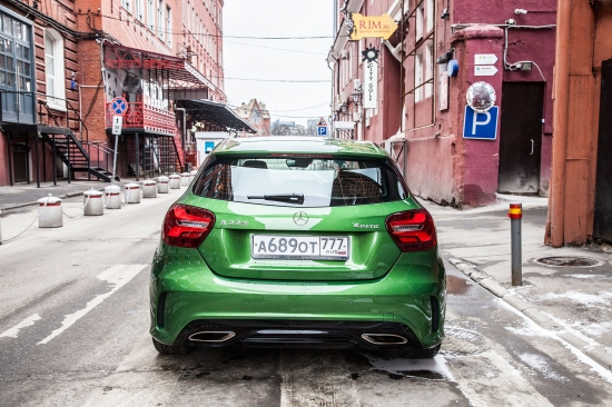 Mercedes-Benz A-Class 220 4MATIC. Андрей Цветков и Надежда Вавржина тестируют новый автомобиль 2016 г.