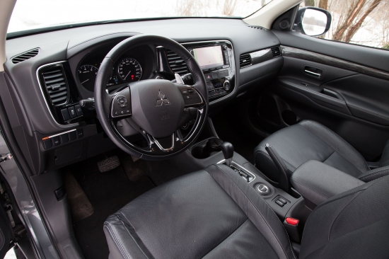 Новый Mitsubishi Outlander 2016 с участием Дмитрия Нестерова – наш эксклюзивный тест-драйв