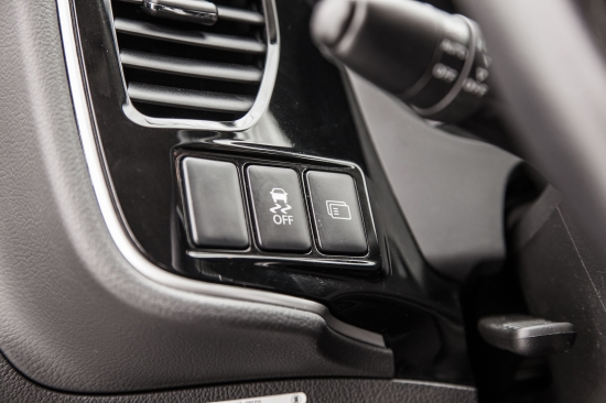 Новый Mitsubishi Outlander 2016 с участием Дмитрия Нестерова – наш эксклюзивный тест-драйв