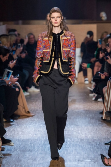 Givenchy. Вышивка. Всегда модный тренд