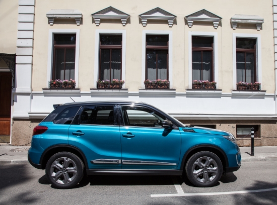 Новый Suzuki Vitara тестирует бразильская певица Gabriella